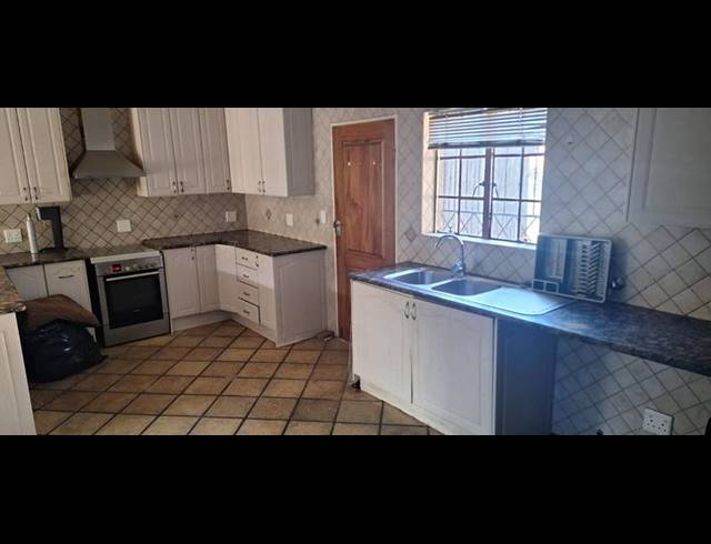 3 BEDROOM PROPERTY TO RENT IN NORTH RIDING AH